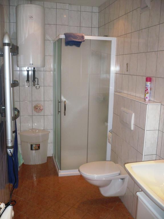 Ferienwohnungen Fryba Bad Kleinkirchheim Phòng bức ảnh
